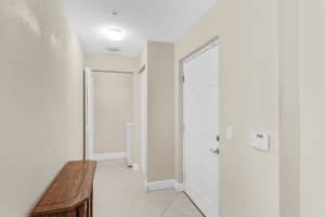 1660 Renaissance Commons Boulevard, Boynton Beach, FL 33426 - MLS#R11161983