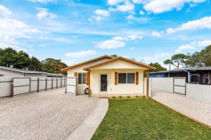 5923 Mango Road, West Palm Beach, FL 33413 - MLS#R11162021