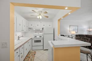 47 Berkshire B Crescent, West Palm Beach, FL 33417 - MLS#R11162095