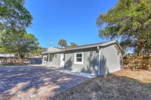 404 38 Street, Fort Pierce, FL 34947 - MLS#R11162255