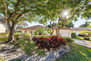 39 Hampshire Lane, Boynton Beach, FL 33436 - MLS#R11162331