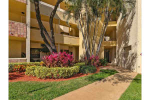 7535 La Paz Boulevard, Boca Raton, FL 33433 - MLS#R11162402