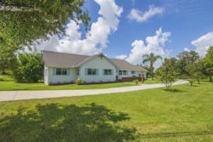 3675 66th Avenue, Vero Beach, FL 32966 - MLS#R11162499