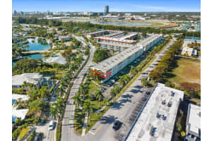 501 Blue Heron Drive, Hallandale Beach, FL 33009 - MLS#R11162562