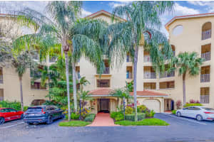 200 Uno Lago Drive, Juno Beach, FL 33408 - MLS#R11162612