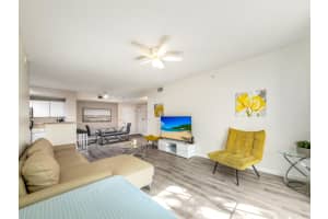 630 Sapodilla Avenue, West Palm Beach, FL 33401 - MLS#R11162691