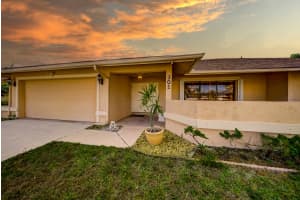 301 Knotty Wood Lane, Wellington, FL 33414 - MLS#R11162749