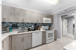 2751 Taft Street, Hollywood, FL 33020 - MLS#R11163036