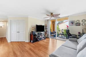 117 Yacht Club Way, Hypoluxo, FL 33462 - MLS#R11163242