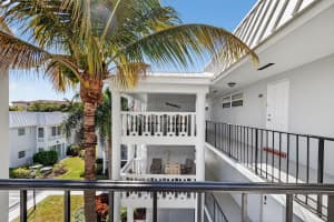 10 Colonial Club Drive, Boynton Beach, FL 33435 - MLS#R11163265