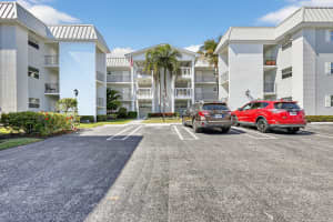 10 Colonial Club Drive, Boynton Beach, FL 33435 - MLS#R11163265