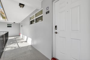 10 Colonial Club Drive, Boynton Beach, FL 33435 - MLS#R11163265