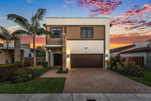 312 210th Way, Miami, FL 33179 - MLS#R11163374