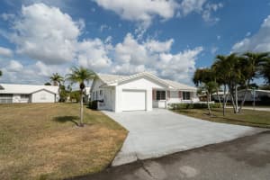 2201 22nd Way, Boynton Beach, FL 33426 - MLS#R11163469