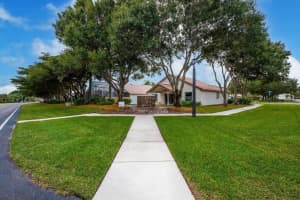1975 Oak Berry Circle, Wellington, FL 33414 - MLS#R11163479