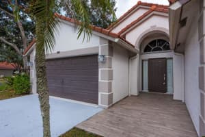 1975 Oak Berry Circle, Wellington, FL 33414 - MLS#R11163479
