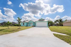 4947 Nw Flintstone Avenue, Port St. Lucie, Fl 34983, Port Saint Lucie