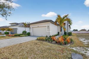 320 SE Via Sangro, Port St. Lucie, FL 34952, Port Saint Lucie, FL 34952 - MLS#R11163718