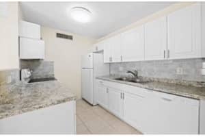 631 Executive Center Drive, West Palm Beach, FL 33401 - MLS#R11163758