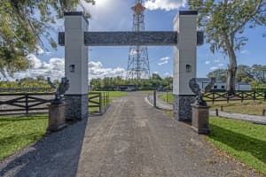 16200 Orange Avenue, Fort Pierce, FL 34945 - MLS#R11163768