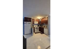 4 Crossings Circle, Boynton Beach, FL 33435 - MLS#R11163773