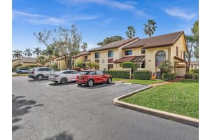 10215 N Circle Lake Drive 201, Boynton Beach, Fl 33437, Boynton Beach