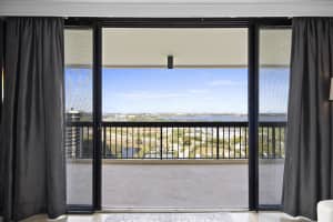 2425 Presidential Way, West Palm Beach, FL 33401 - MLS#R11163974