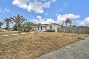 105 Castana Court, Port Saint Lucie, FL 34983 - MLS#R11163998