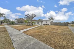 105 Castana Court, Port Saint Lucie, FL 34983 - MLS#R11163998