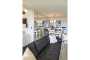 2000 Presidential Way, West Palm Beach, FL 33401 - MLS#R11164014