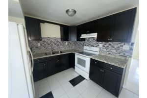 5320 Harriet Place, West Palm Beach, FL 33407 - MLS#R11164052