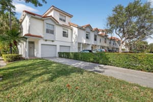 2044 Alta Meadows Lane, Delray Beach, FL 33444 - MLS#R11164071