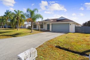 990 Versailles Avenue, Port Saint Lucie, FL 34953 - MLS#R11164123