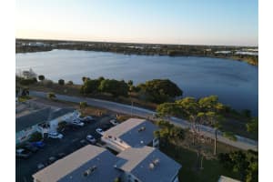 2004 Lake Osborne Drive, Lake Worth Beach, FL 33461 - MLS#R11164142
