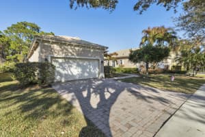 5726 Sterling Lake Drive, Fort Pierce, FL 34951 - MLS#R11164215