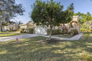 5726 Sterling Lake Drive, Fort Pierce, FL 34951 - MLS#R11164215