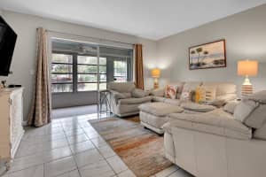 31 Abbey Lane, Delray Beach, FL 33446 - MLS#R11164223