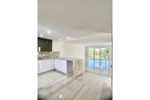 3960 Oaks Clubhouse Dr Drive, Pompano Beach, FL 33069 - MLS#R11164518