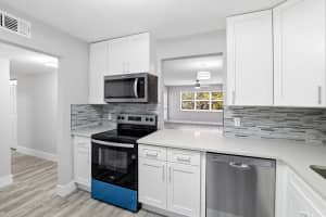 1502 S Lakeside Drive 204, Lake Worth Beach, FL 33460, Lake Worth Beach, FL 33460 - MLS#R11164556