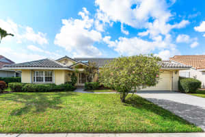 6122 Golf Villas Drive, Boynton Beach, FL 33437 - MLS#R11164776