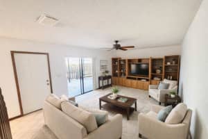 604 Castle Court, Port Saint Lucie, FL 34952 - MLS#R11164878