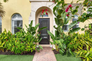 100 Via Floresta Drive, Boca Raton, FL 33487 - MLS#R11164896