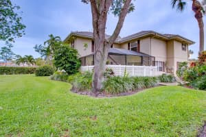 44 Essex Court, West Palm Beach, FL 33411 - MLS#R11164967