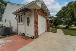 8208 Scenic Turn, Boca Raton, FL 33433, Boca Raton, FL 33433 - MLS#R11165033