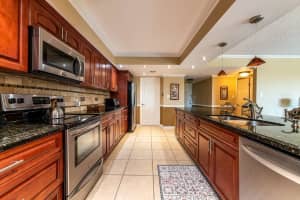 1915 Lavers Circle, Delray Beach, FL 33444 - MLS#R11165160