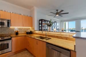 806 Windward Way, Lantana, FL 33462 - MLS#R11165259