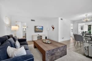 33 Colonial Club Drive, Boynton Beach, FL 33435 - MLS#R11165398