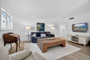 33 Colonial Club Drive, Boynton Beach, FL 33435 - MLS#R11165398