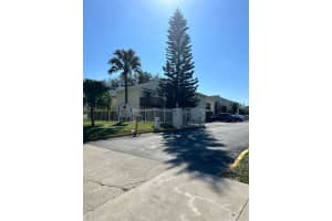 637 Executive Center Drive, West Palm Beach, FL 33401 - MLS#R11165538