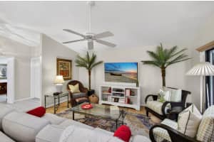 77 Ironwood Way, Palm Beach Gardens, FL 33418 - MLS#R11165573